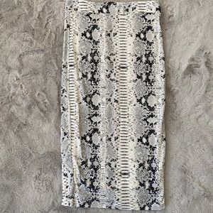 Baukjen Womens snake skin white long skirt size 6